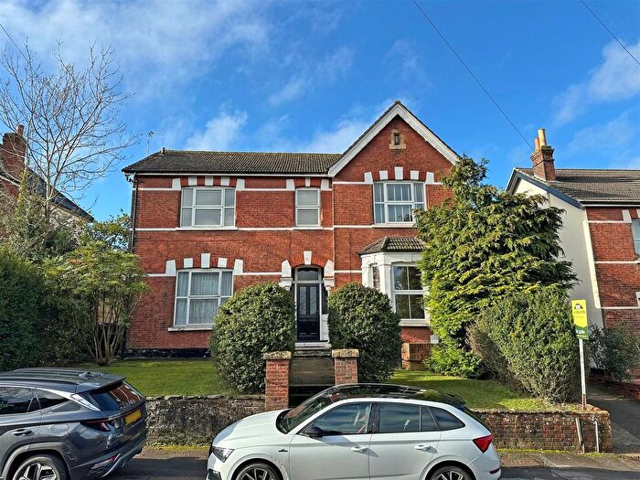 1 Bedroom Flat For Sale In Woodlands Road, Redhill, RH1