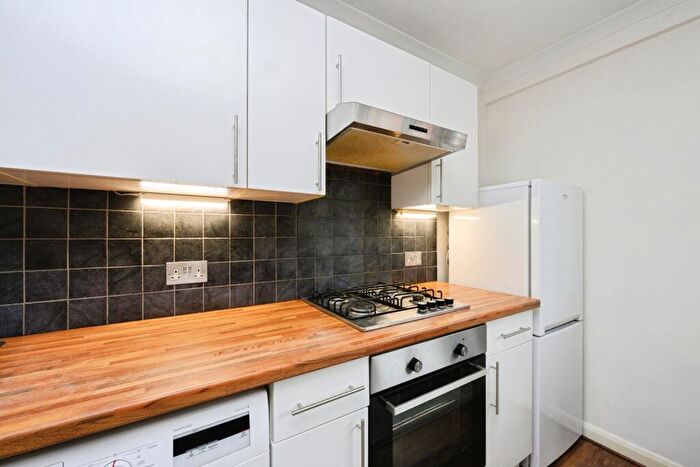 1 Bedroom Flat For Sale In Altyre Road, Croydon, CR0