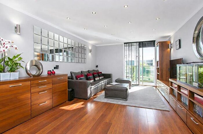 1 Bedroom Flat To Rent In Chadwell Lane, London, N8