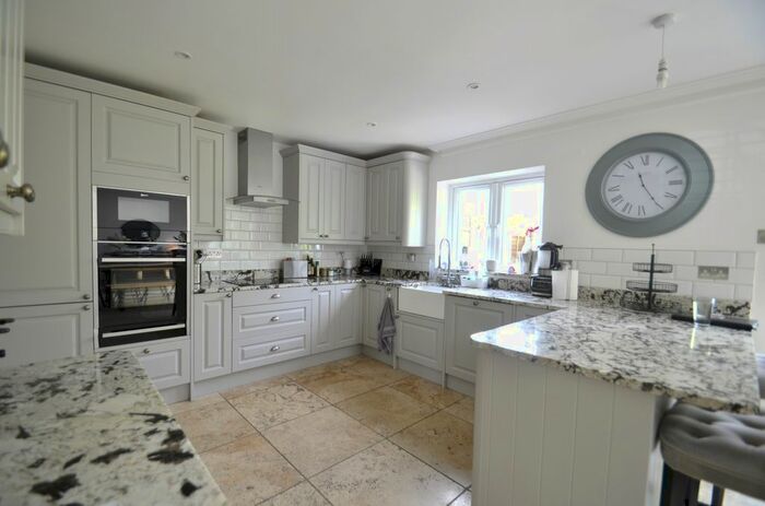 4 Bedroom Semi-Detached House To Rent In Ash Grove, Staines-Upon-Thames, TW18