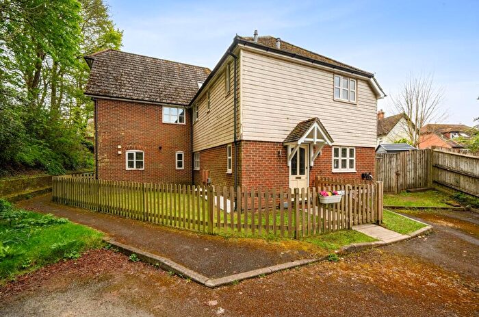 3 Bedroom End Of Terrace House For Sale In Station Road, Lyminge, CT18
