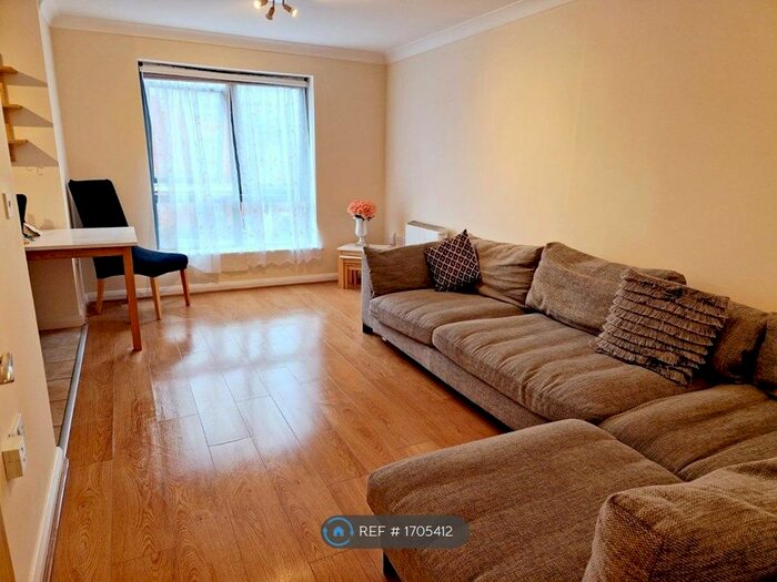 2 Bedroom Flat To Rent In Bell House, Wembley, HA9