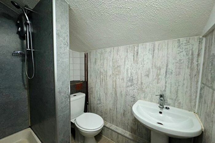 1 Bedroom Flat To Rent In Lammas Street, Carmarthen, SA31