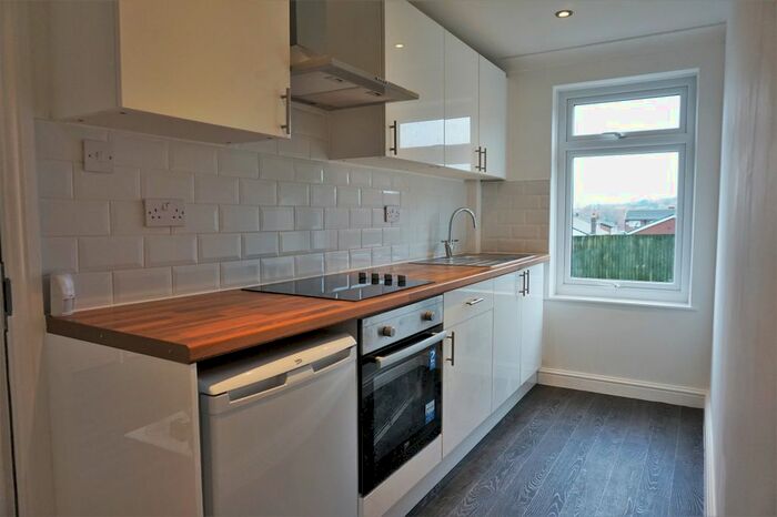 1 Bedroom Studio To Rent In Holmsley Walk, Oulton, Leeds, LS26