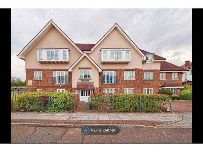 2 Bedroom Flat To Rent In Christopher Court, London, NW4