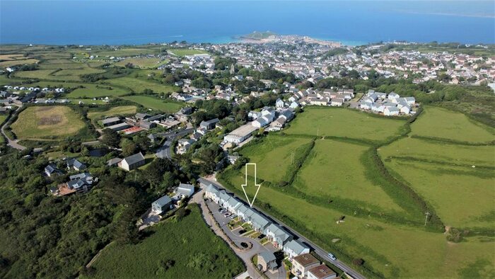 3 Bedroom Terraced House For Sale In The Carracks, St. Ives, TR26