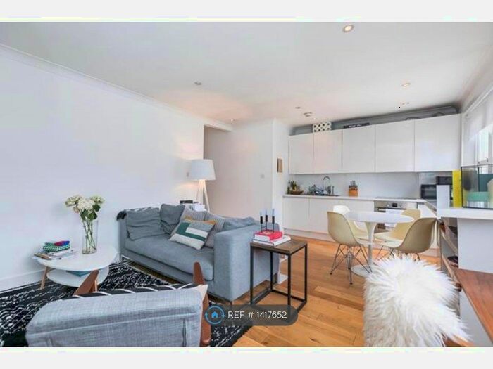 2 Bedroom Flat To Rent In Pembridge Gardens, London, W2