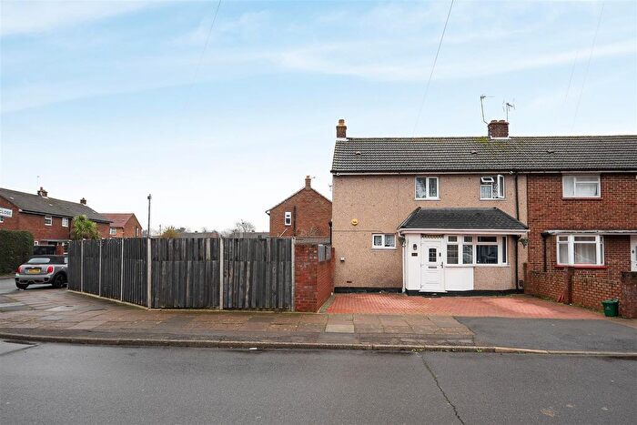 3 Bedroom End Terrace House For Sale In Thornton Avenue, West Drayton, UB7