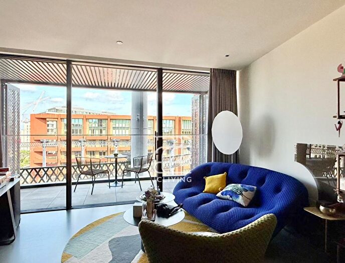 2 Bedroom Flat To Rent In Gasholders Building, N1C