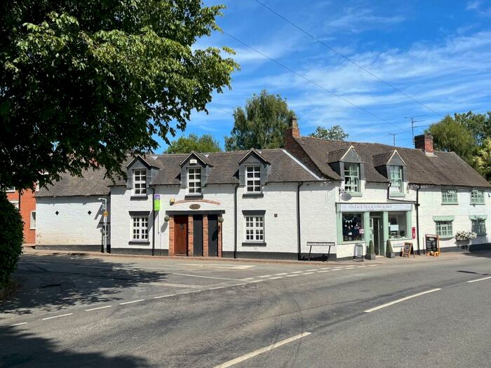 3 Bedroom House To Rent In Hollybush Road, Newborough, DE13