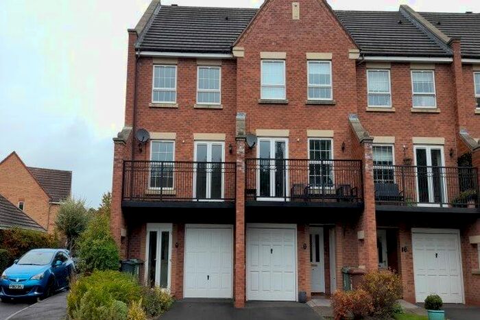 4 Bedroom Property To Rent In Brownhills, Walsall, WS8