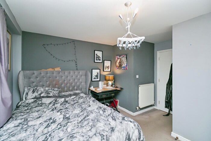 2 Bedroom Flat For Sale In Y Rhodfa, Barry, CF63