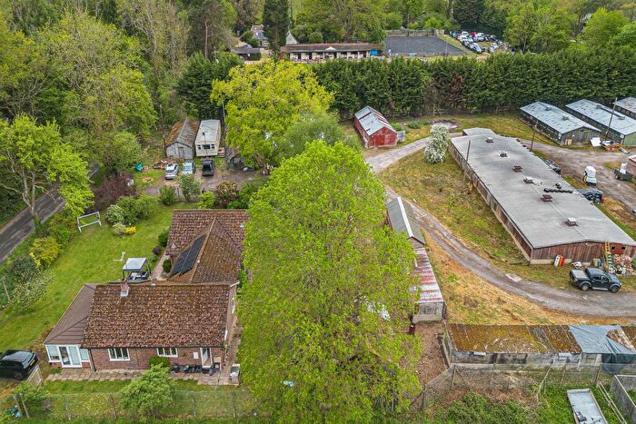 5 Bedroom House For Sale In Wilco Farm And Bungalow, Tidmarsh Lane, Reading, RG8
