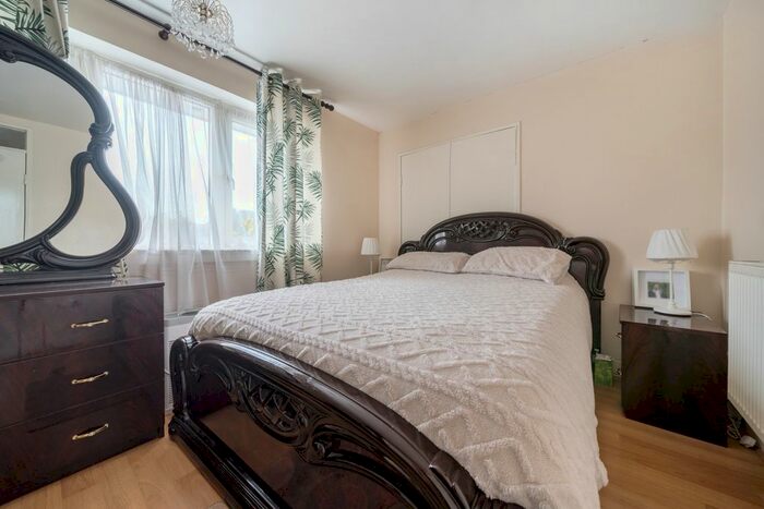 2 Bedroom Flat To Rent In Ann Street, London, SE18