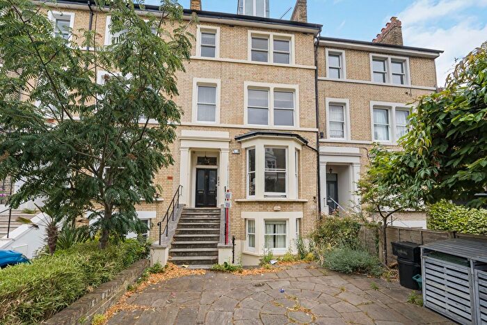 3 Bedroom Flat For Sale In Friars Stile Road, Richmond, TW10
