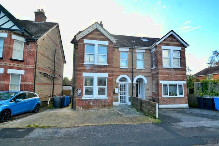 2 Bedroom Flat To Rent In Lower Parkstone, Poole, BH14