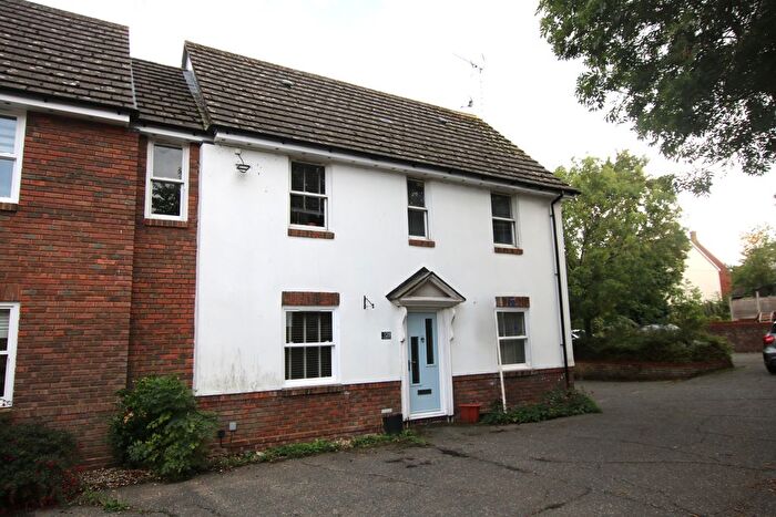 2 Bedroom Flat For Sale In Godfrey Way, Dunmow, CM6
