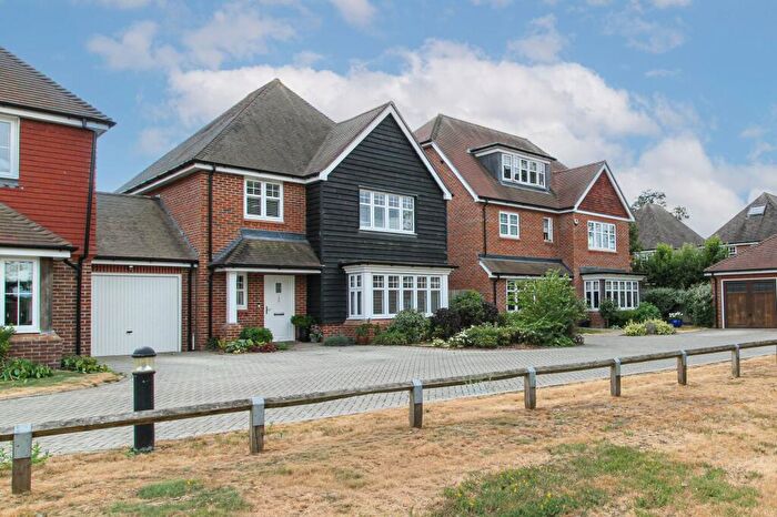 4 Bedroom Detached House For Sale In Emerald Avenue, Fleet, GU51
