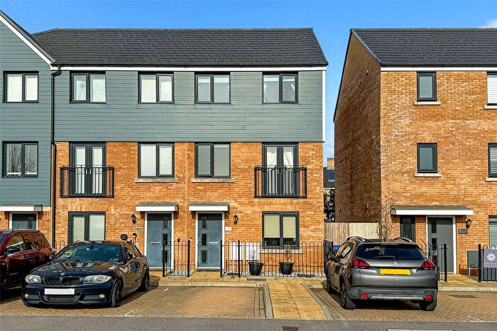 3 Bedroom End Of Terrace House For Sale In Pethick Road, Littlehampton, West Sussex, BN17