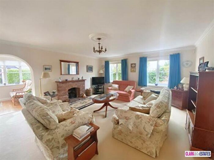 4 Bedroom Detached House For Sale In Sheirs Orchard, Yettington, Budleigh Salterton, EX9