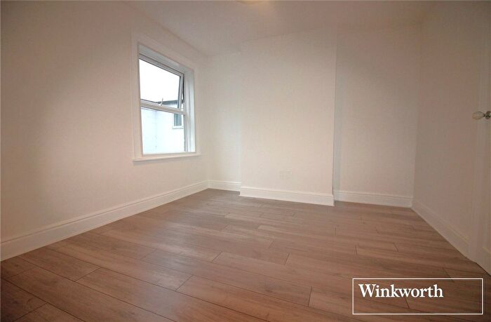 3 Bedroom Flat To Rent In Shenley Road, Borehamwood, Hertfordshire, WD6