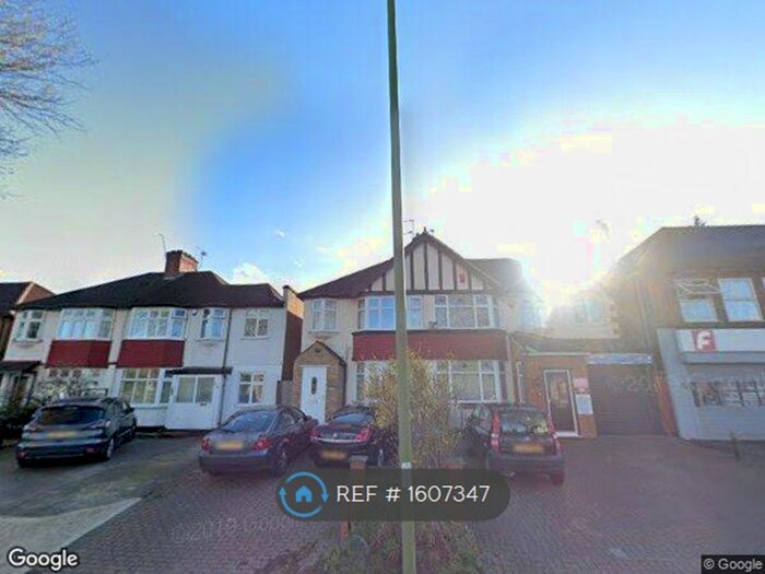 3 Bedroom Semi-Detached House To Rent In Bushey Mill Lane, Watford, WD24