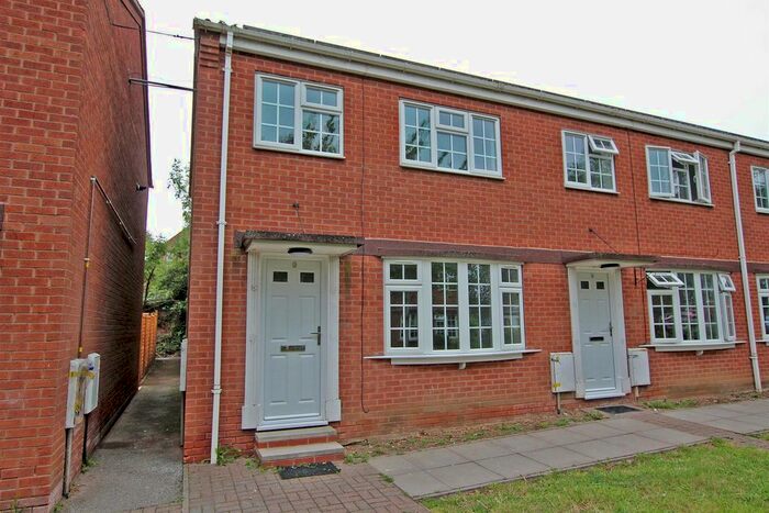 3 Bedroom Town House To Rent In Macmillan Close, Mapperley, Nottingham, NG3