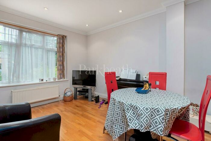 2 Bedroom Apartment To Rent In Haverstock Hill, Belsize Park, NW3