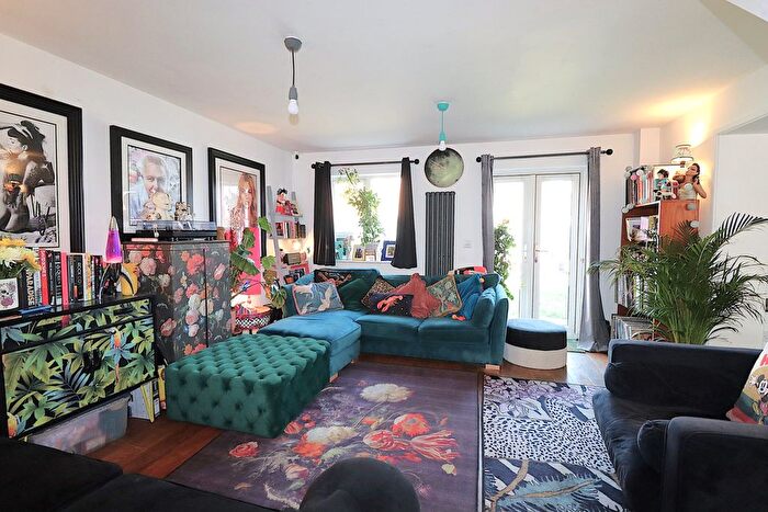 3 Bedroom Terraced House For Sale In Silver Birch Way, Farnborough, GU14