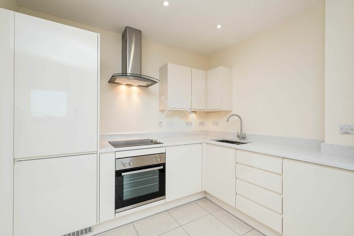 2 Bedroom Flat To Rent In Riverside Place, Marsh Road, Pinner, HA5