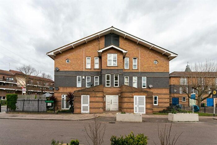 1 Bedroom Flat To Rent In Leabank Square, Hackney, E9