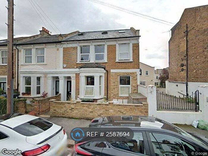 Studio To Rent In Saville Road, London, W4