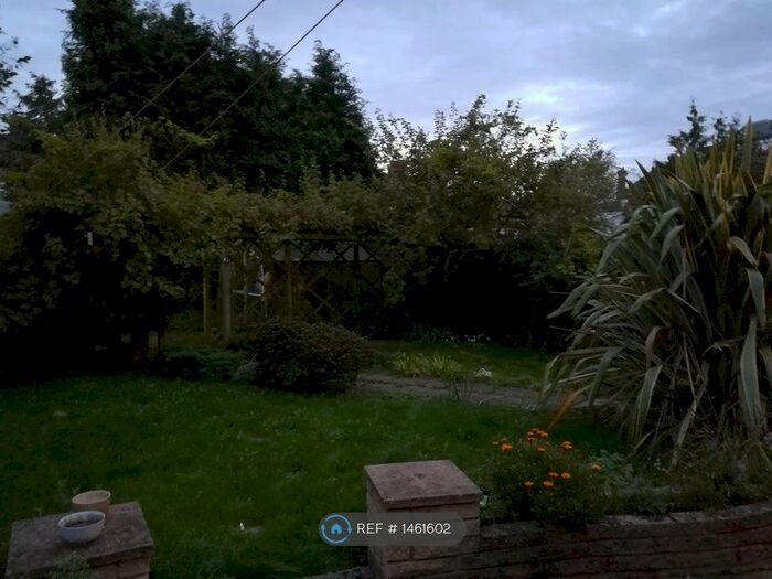 4 Bedroom Semi-Detached House To Rent In Virginia Gardens, Ilford, IG6