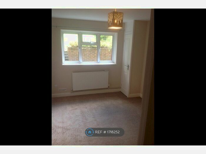 1 Bedroom Maisonette To Rent In East Grinstead, East Grinstead, RH19