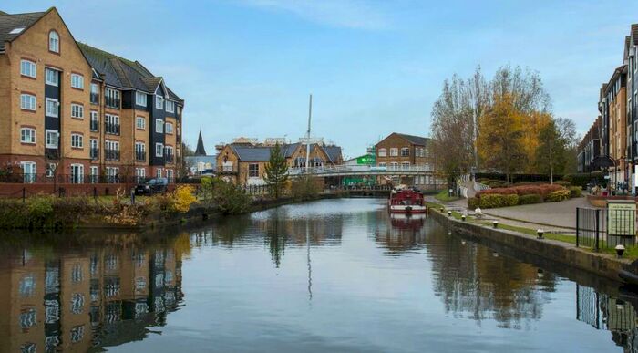 2 Bedroom Apartment To Rent In Longman Court, Apsley Lock, HP3