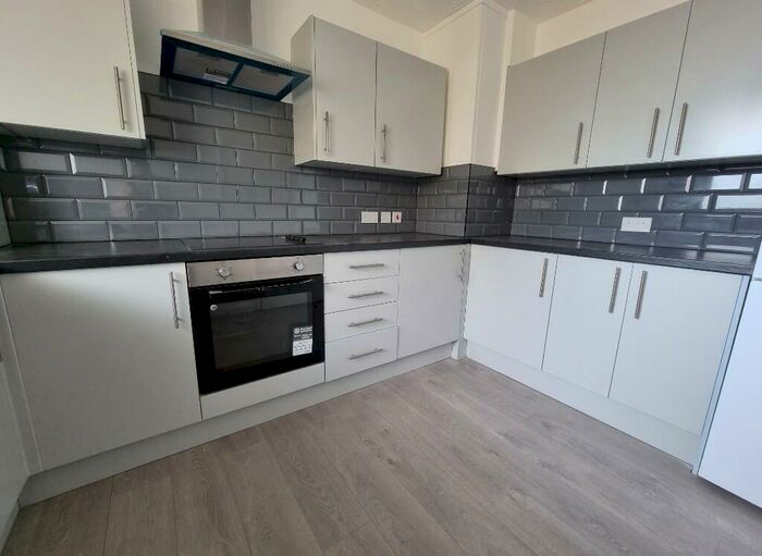 3 Bedroom Maisonette To Rent In Fern Street, London, E3