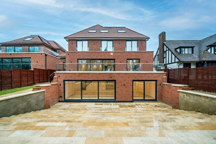 5 Bedroom House To Rent In Halcyon, Barnet Road, Arkley, EN5