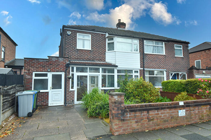 3 Bedroom Semi-Detached House For Sale In Derwent Road, Flixton, M41