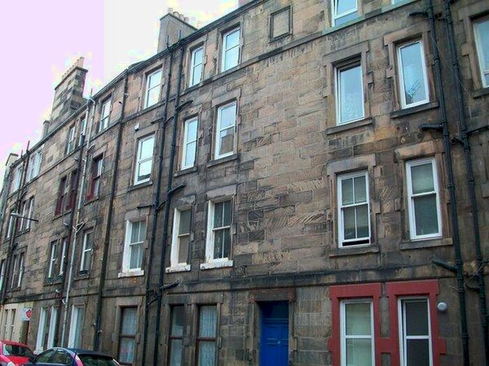 1 Bedroom Flat To Rent In Waverley Park, Abbeyhill, Edinburgh, EH8