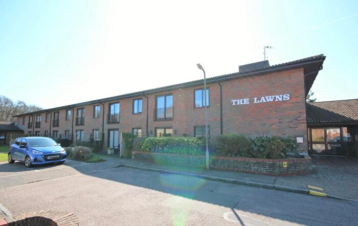 1 Bedroom Flat For Sale In The Lawns, Uplands Road, Warley, Brentwood, Essex, CM14
