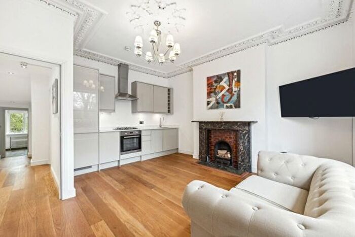 2 Bedroom Flat To Rent In Camden Road, Camden, NW1