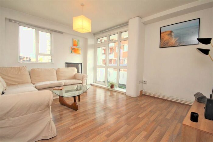 2 Bedroom Flat To Rent In Parmoor Court, Gee Street, Old Street, London, EC1V