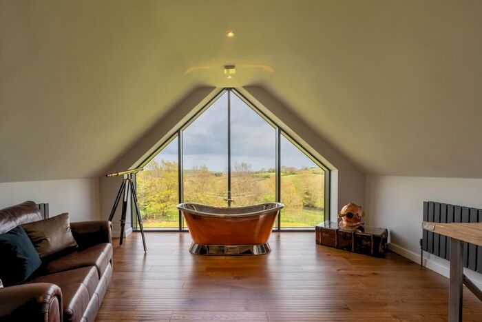 4 Bedroom Detached House For Sale In Troway, Sheffield, S21