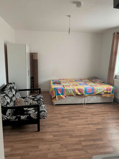 Studio To Rent In Greatfields Road, Barking, IG11