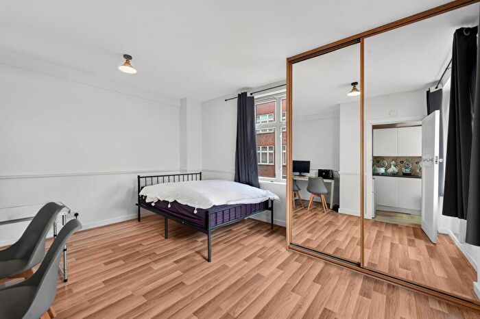 Flat To Rent In Clifford's Inn, Fetter Lane, EC4A