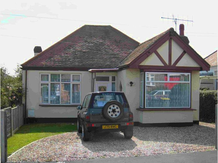 3 Bedroom Detached Bungalow To Rent In Clifton Road, Rochford, Essex, SS4