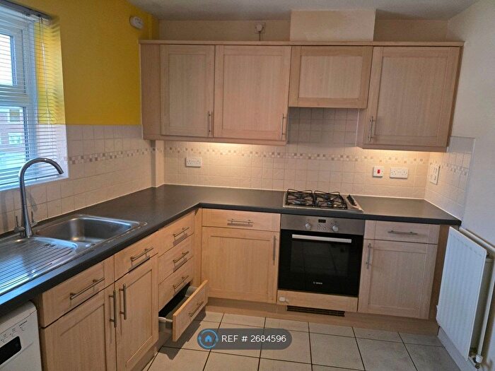 2 Bedroom Flat To Rent In Crispin Way, Uxbridge, UB8