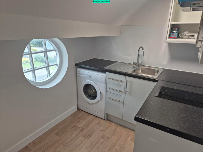 1 Bedroom Flat To Rent In B Leeds Road, Harrogate, HG2