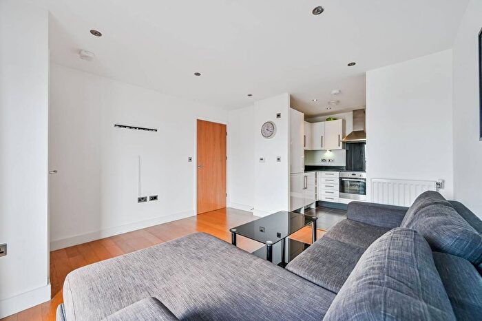 2 Bedroom Flat To Rent In Fairthorn Road, Charlton, London, SE7