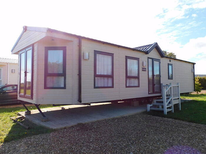 2 Bedroom Mobile Home For Sale In Heron Cottage Park, Frostly Gate., PE12